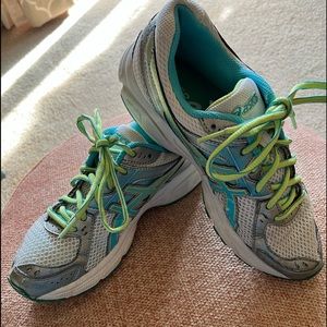 Womens ASICS Gel-Contend great shape Size 7